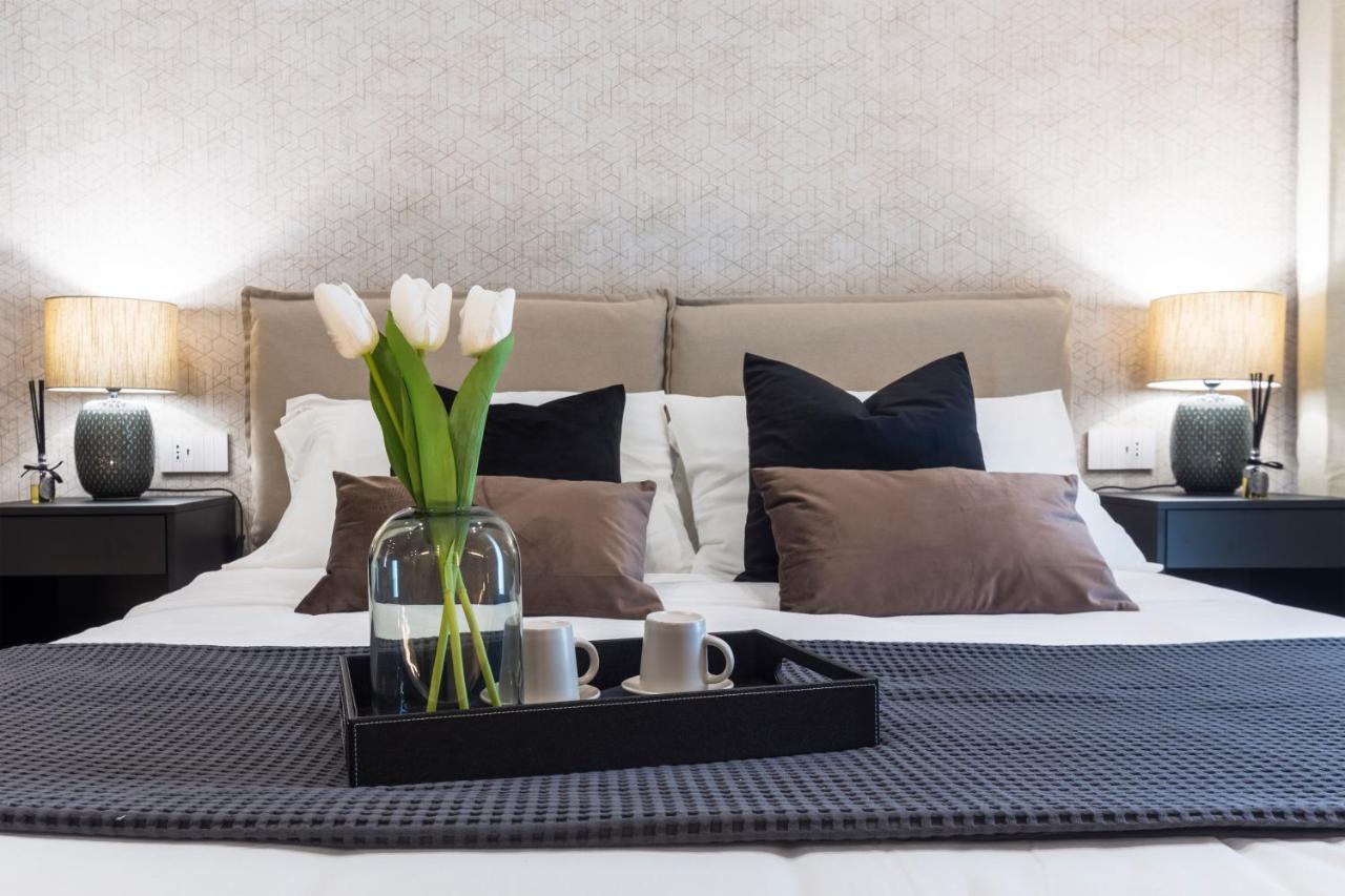 Ostia Holiday Greed Lounge Privee Экстерьер фото